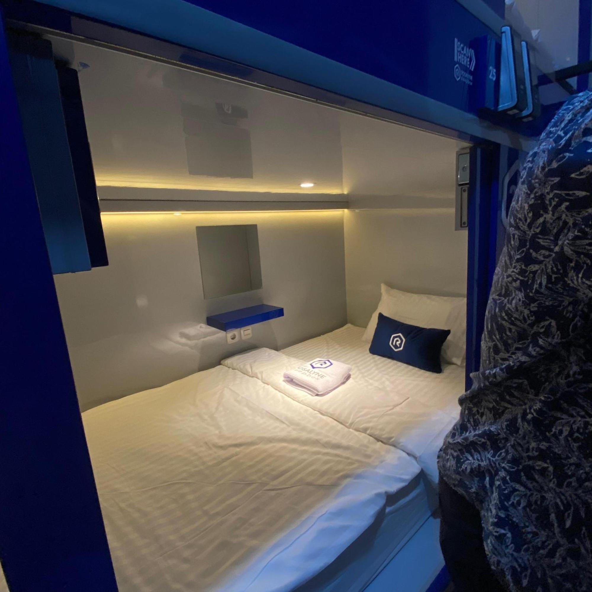 מלון יוגיאקרטה Rosalyne Sleepbox Malioboro 3 מראה חיצוני תמונה
