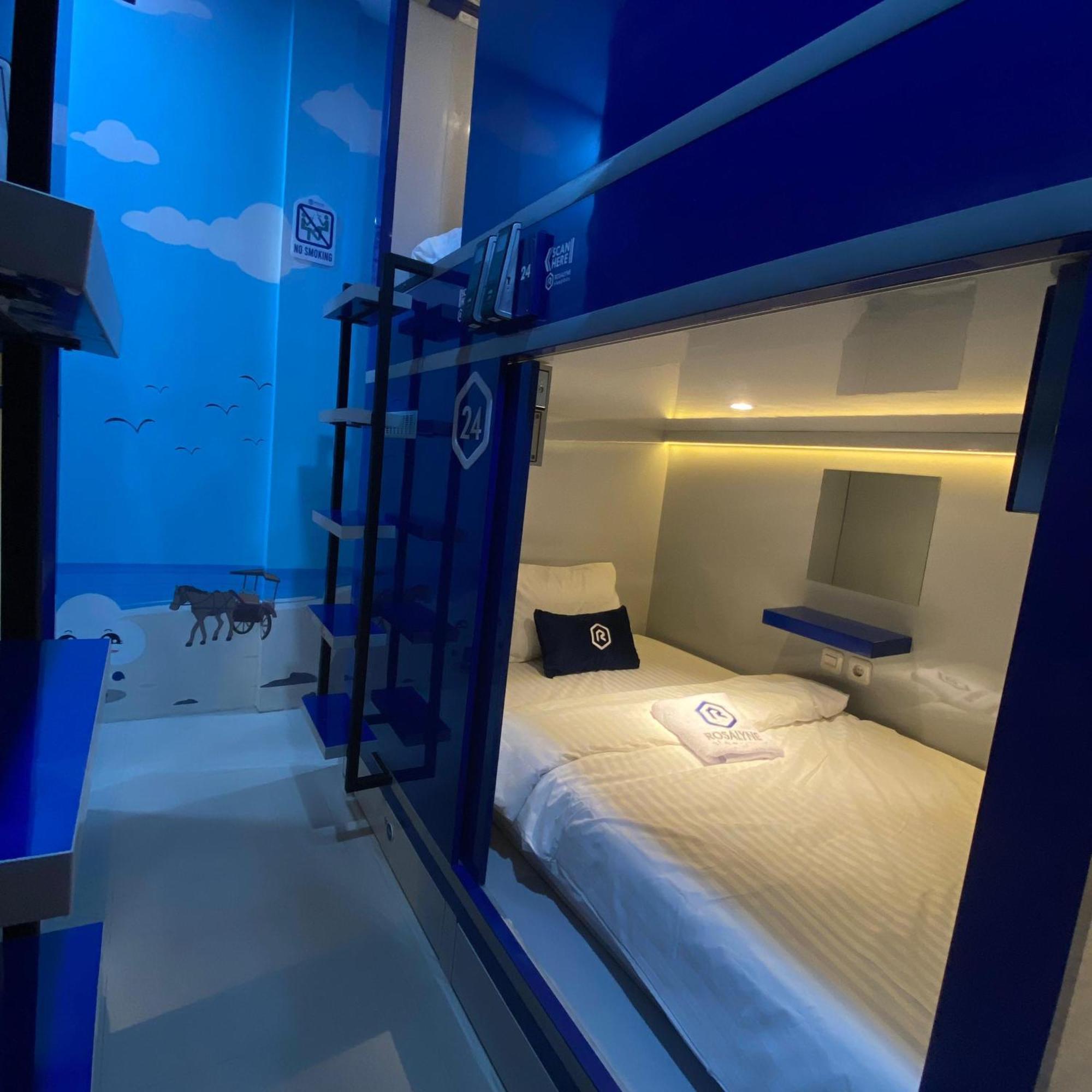 מלון יוגיאקרטה Rosalyne Sleepbox Malioboro 3 מראה חיצוני תמונה