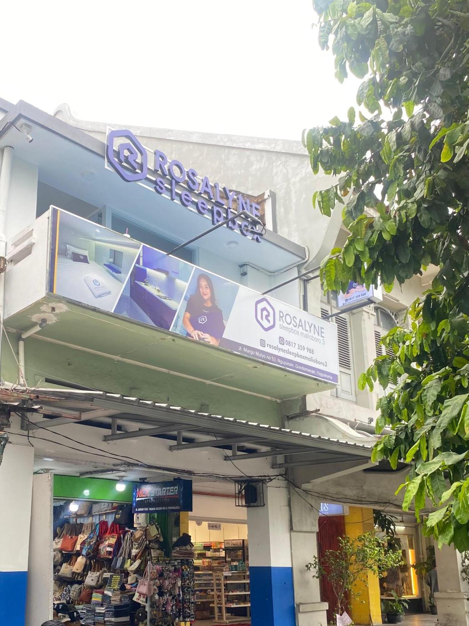 מלון יוגיאקרטה Rosalyne Sleepbox Malioboro 3 מראה חיצוני תמונה